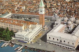 Xtrallusion offers characteristic Bed and Breakfast, B&B, Guest House, Hotel, Albergo and Country Lodge accommodation in Italy. Plus independent self-guided Walking, Adventure, Activity, Skiing and Paragliding Holiday itineraries on the Italian Rivieras, in the Italian Lakes, in the Italian Alps and in some of the most beautiful corners of Italy.